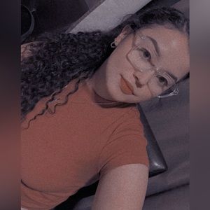 Meet your Posher, Vanessa